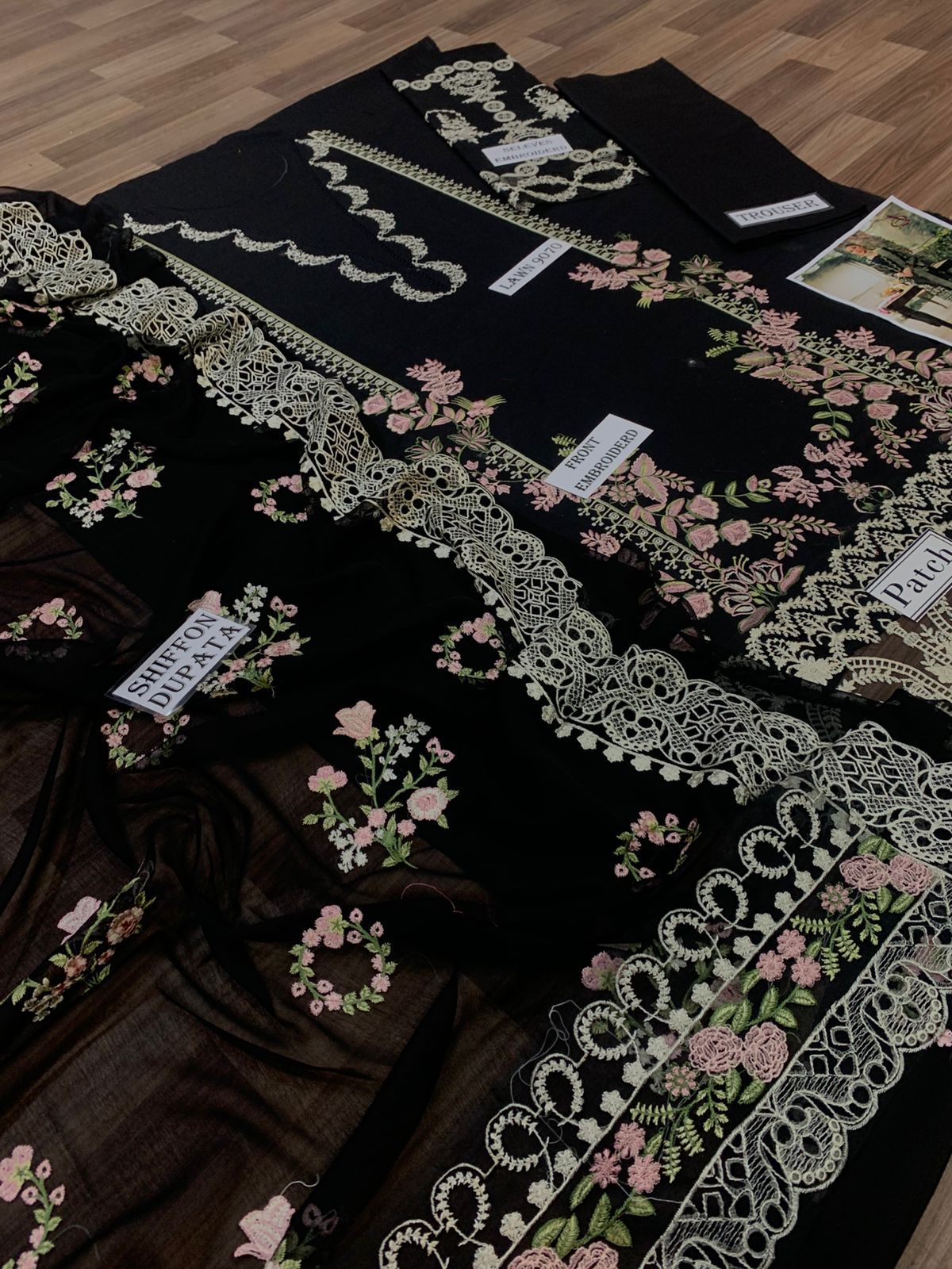 3 Piece - Embroidered Lawn Suit With Chiffon Emb Dupatta AL-811