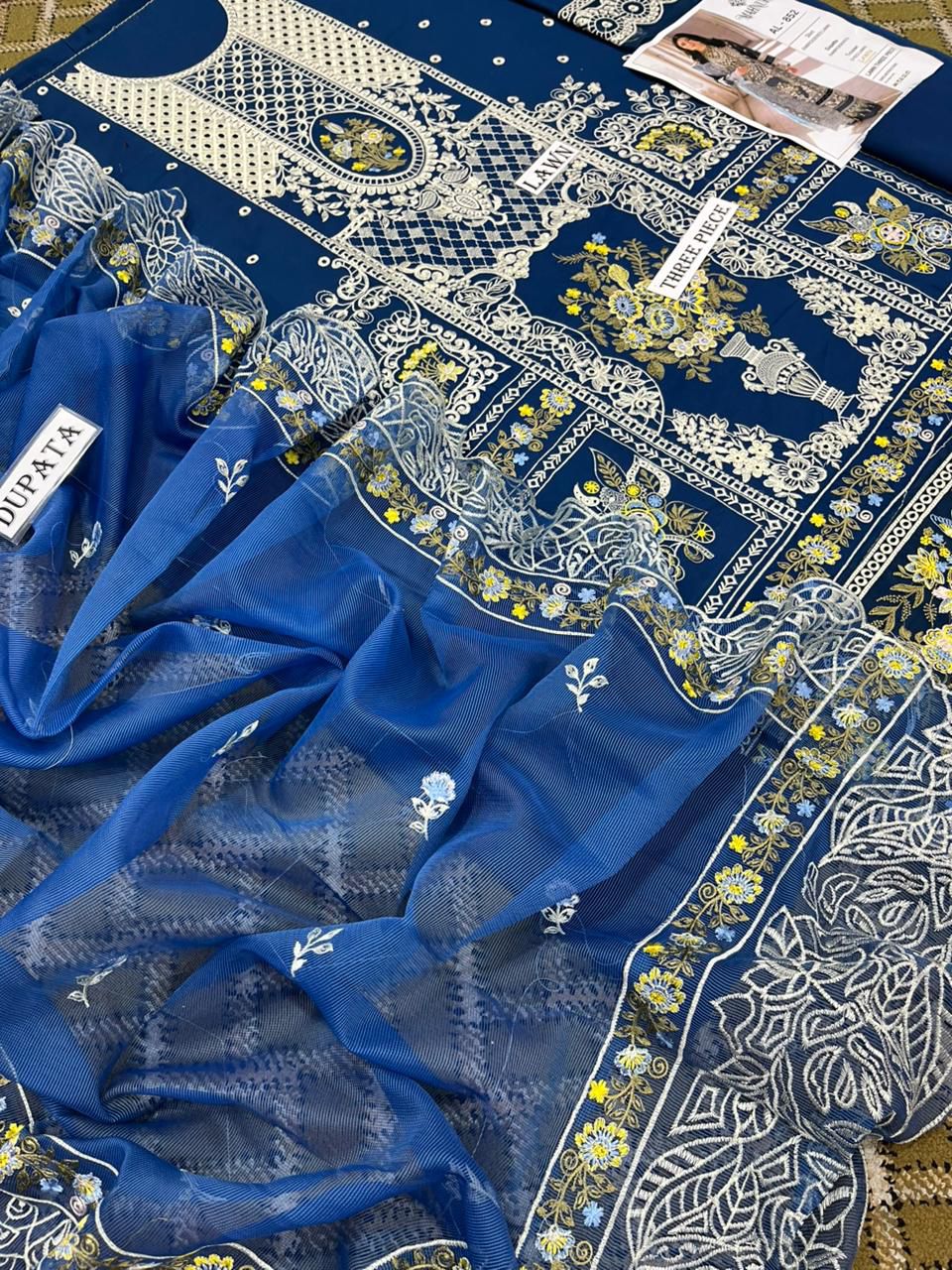 3 Piece - Embroidered Lawn Suit With Chiffon Emb Dupatta AL-840B